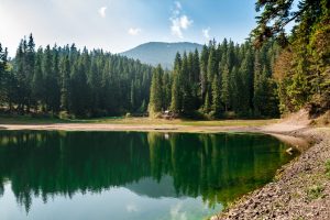 breathtaking-view-lake-high-carpathian-mountains